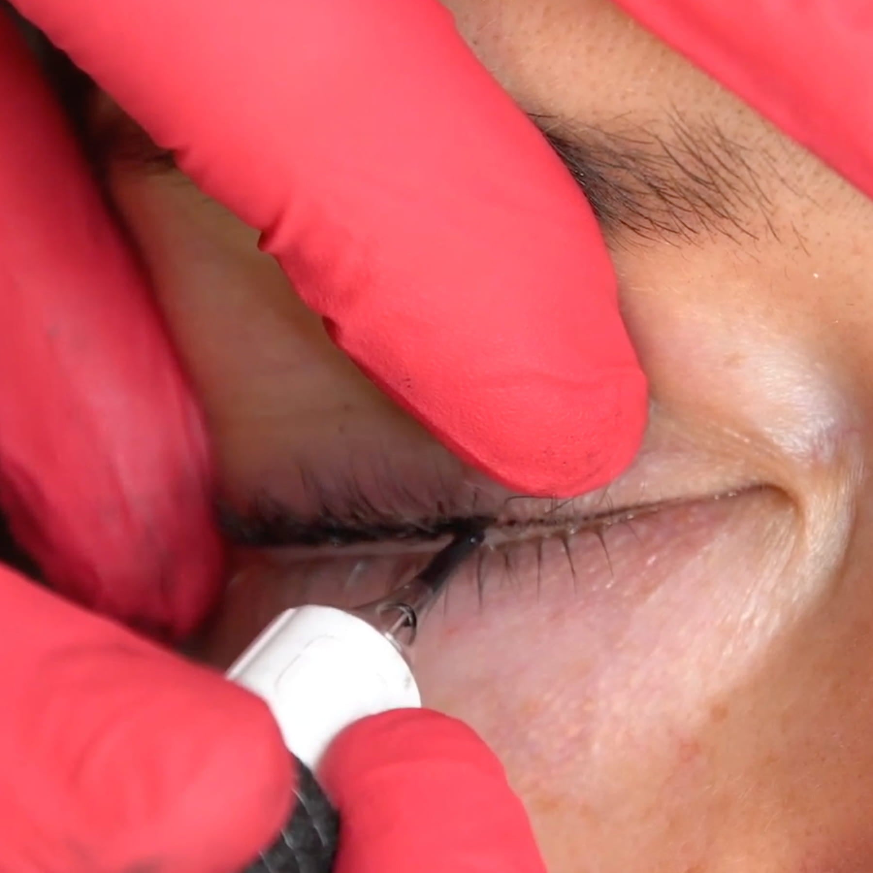 Eye Essentials: Top and Bottom Liner by Stefanie Toms