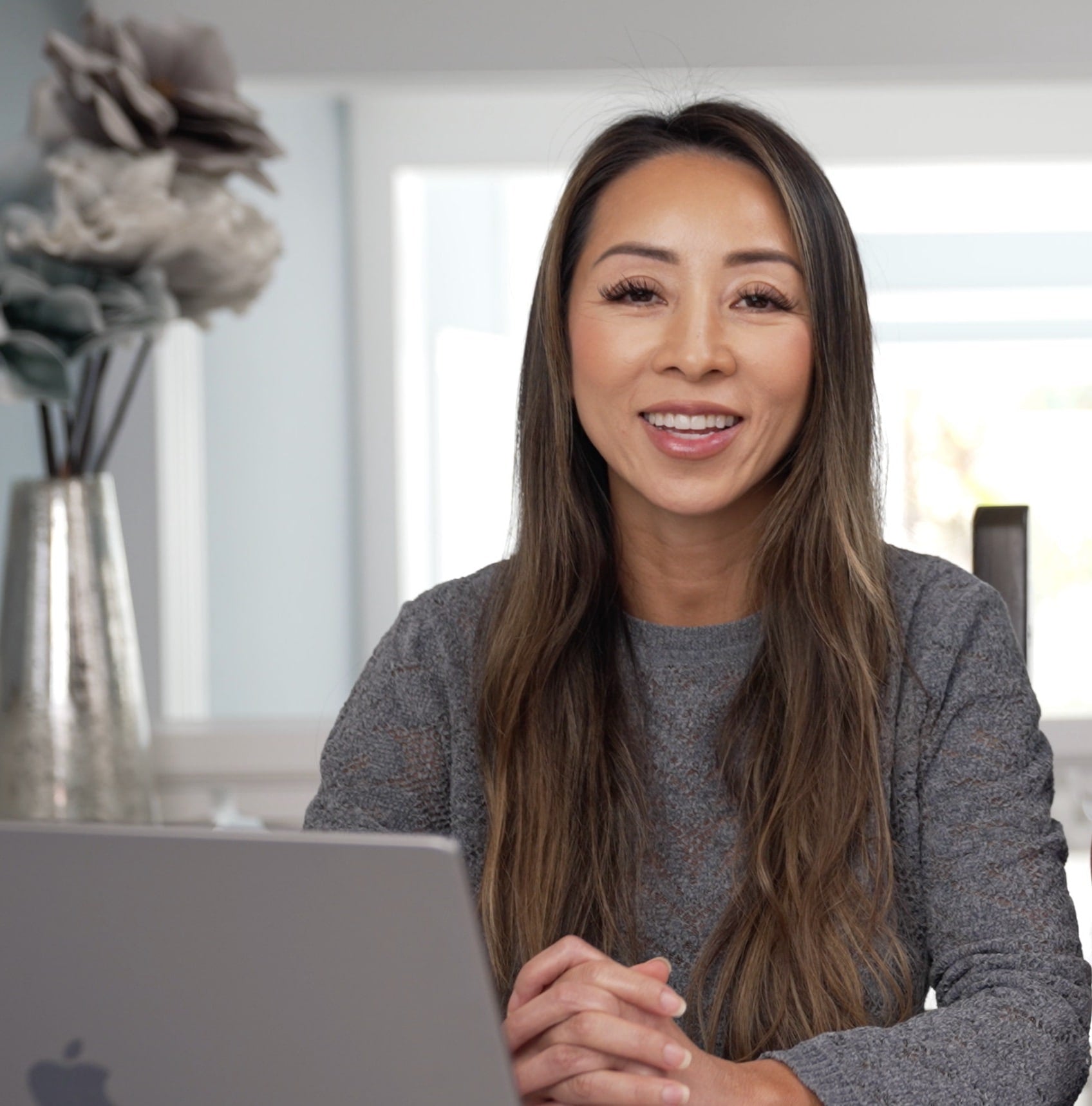 Content Creation: AI for Beautypreneurs by Leann La