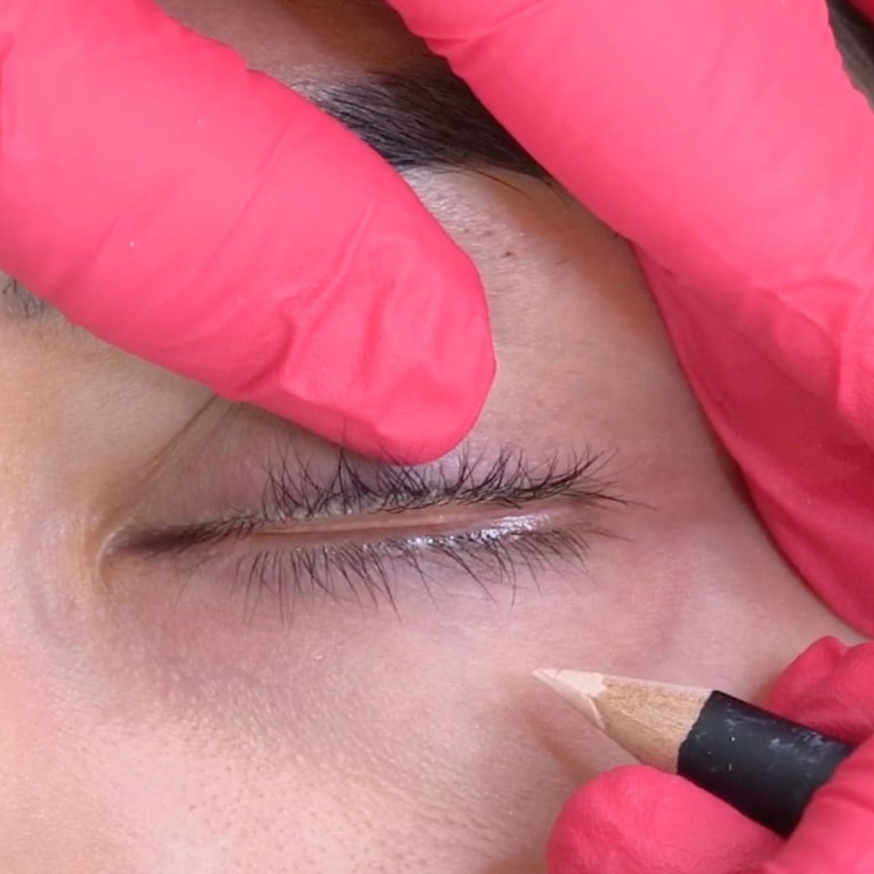 Eye Essentials: Top and Bottom Liner by Stefanie Toms