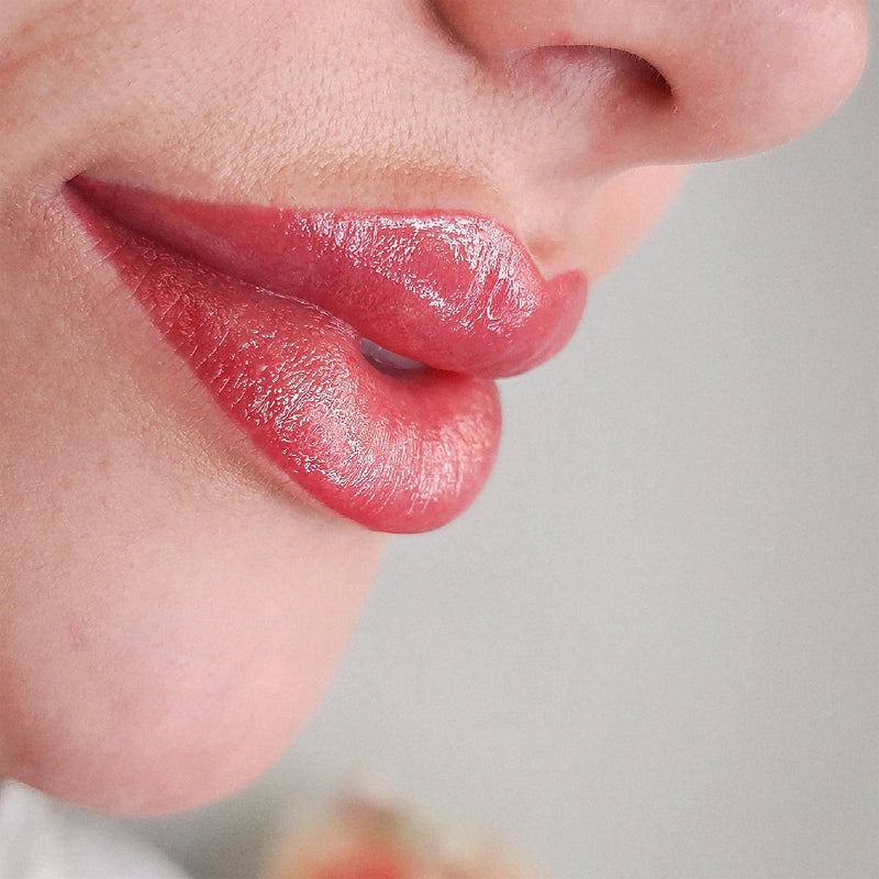 Lip Blushing: Airbrushed Aquarelle Lips